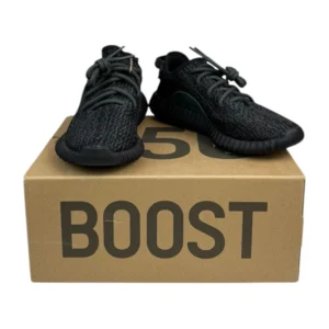 Bota Yeezy 350 Pirate Black 2023