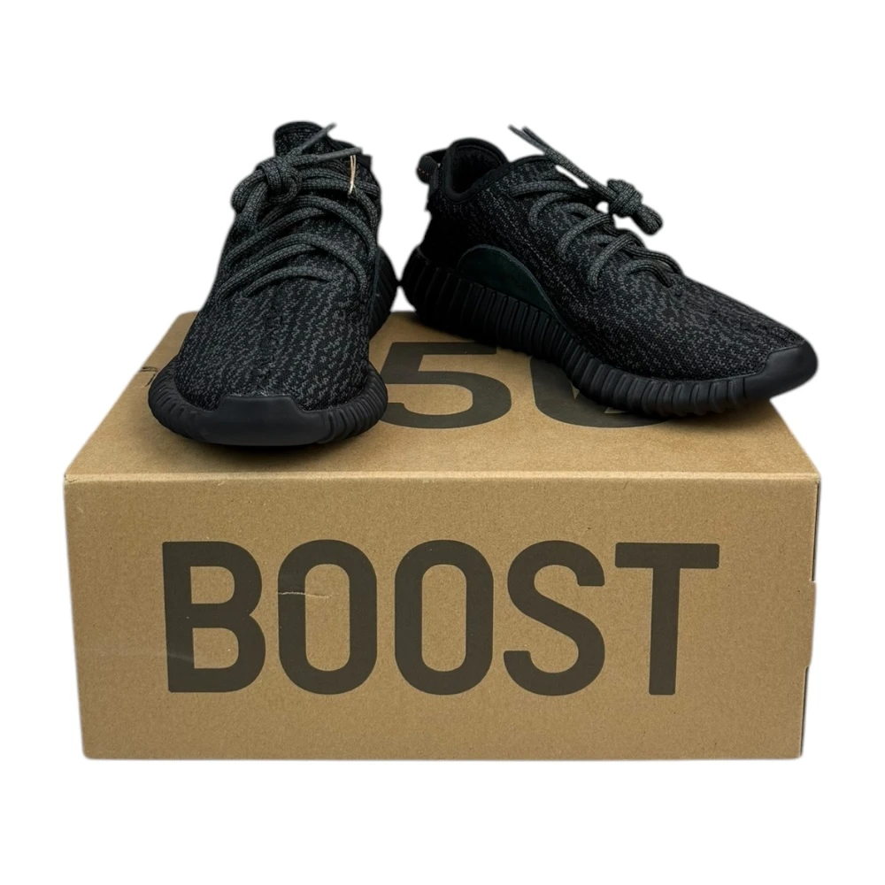 Bota Yeezy 350 Pirate Black 2023