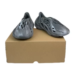 Bota adidas Yeezy Foam RNR MX Granite