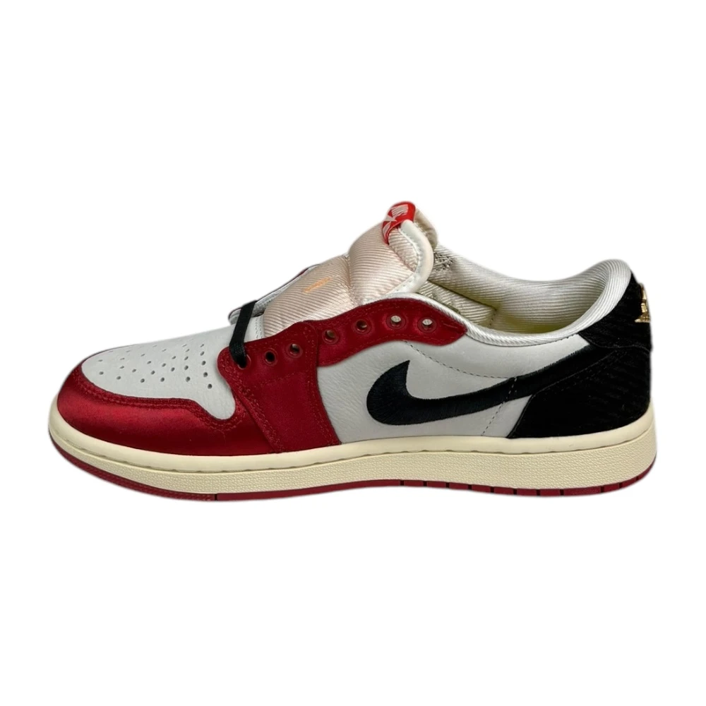 Bota Jordan 1 Low Trophy Room