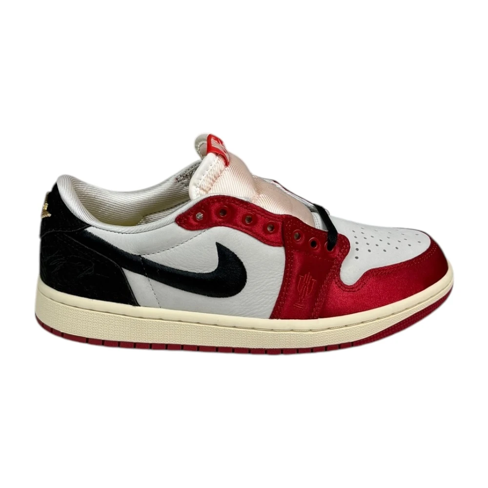 Bota Jordan 1 Low Trophy Room