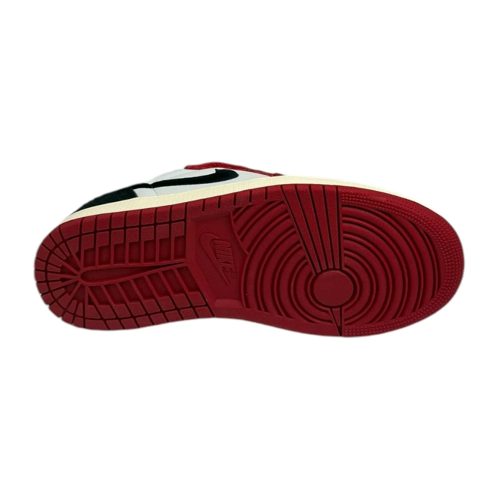 Bota Jordan 1 Low Trophy Room