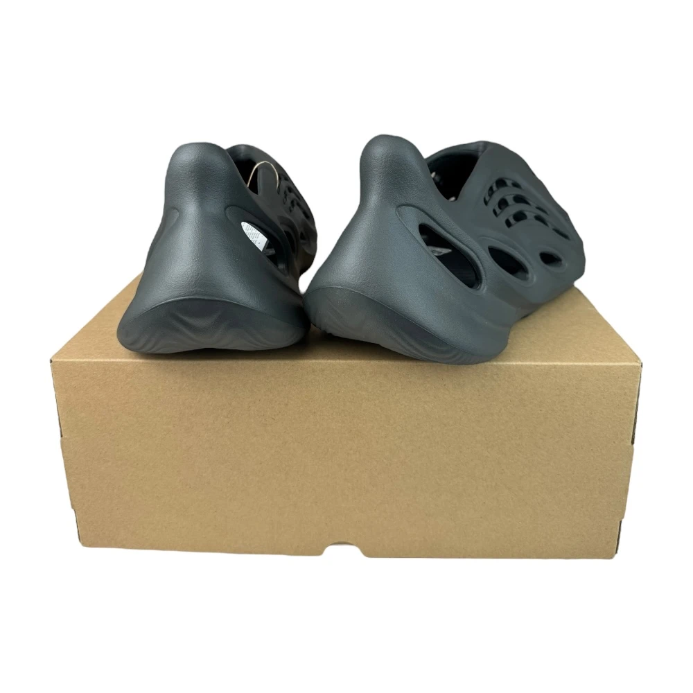 Boty Adidas Yeezy Foam Runner Carbon