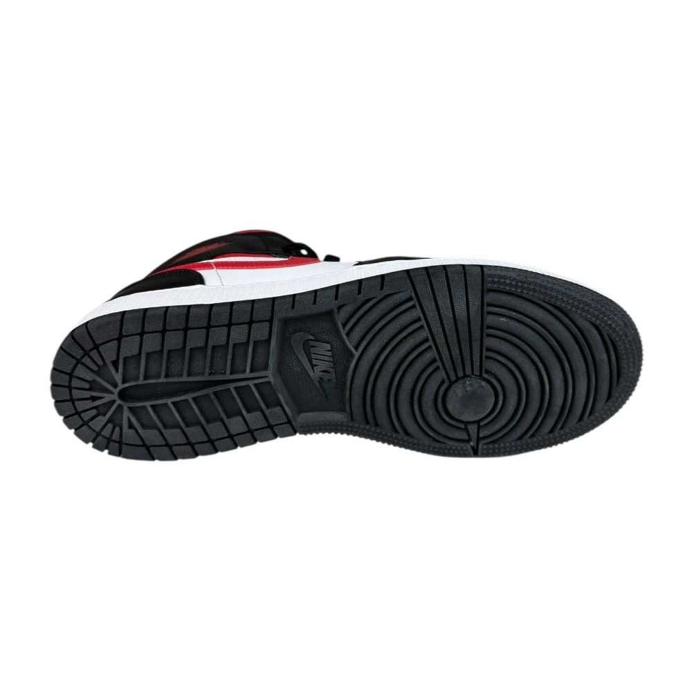 Boty Air Jordan 1 Mid Black Fire Red