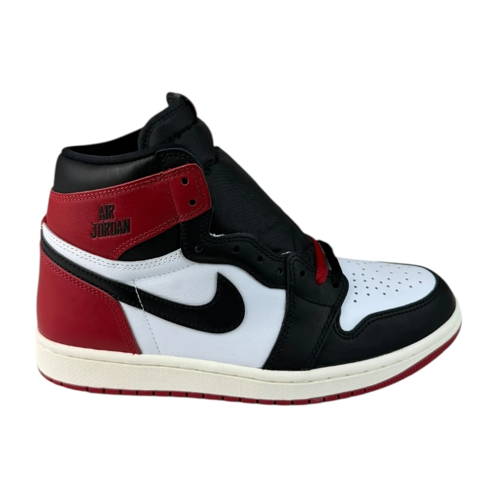 Boty Jordan 1 Retro High OG Black Toe Reimagined