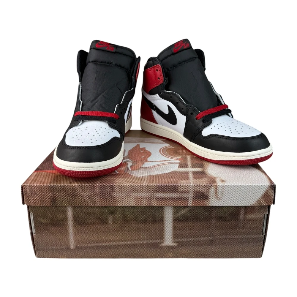 Boty Jordan 1 Retro High OG Black Toe Reimagined