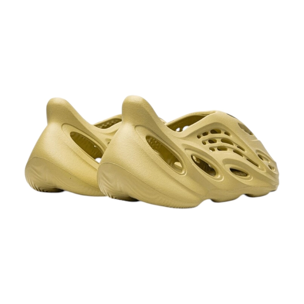 Bota Adidas Yeezy Foam RNR Sulfur