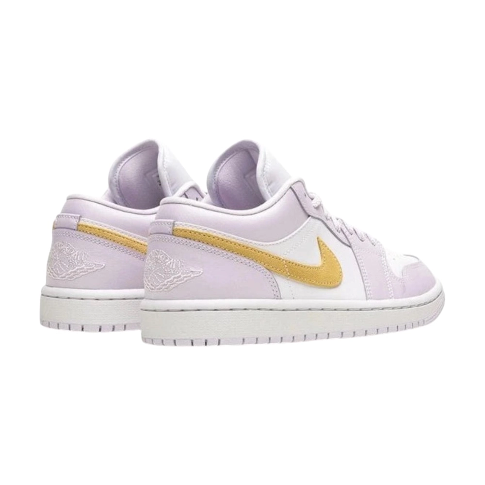 Bota Jordan 1 Low Barely Grape (Women's)