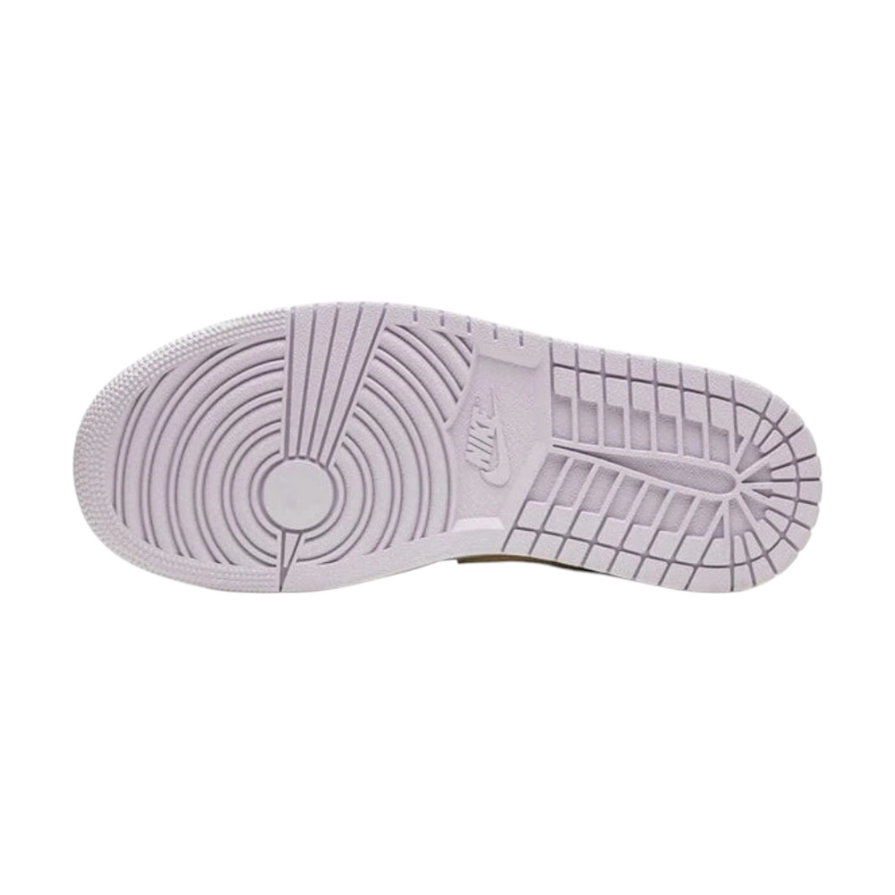 Bota Jordan 1 Low Barely Grape (Women's)