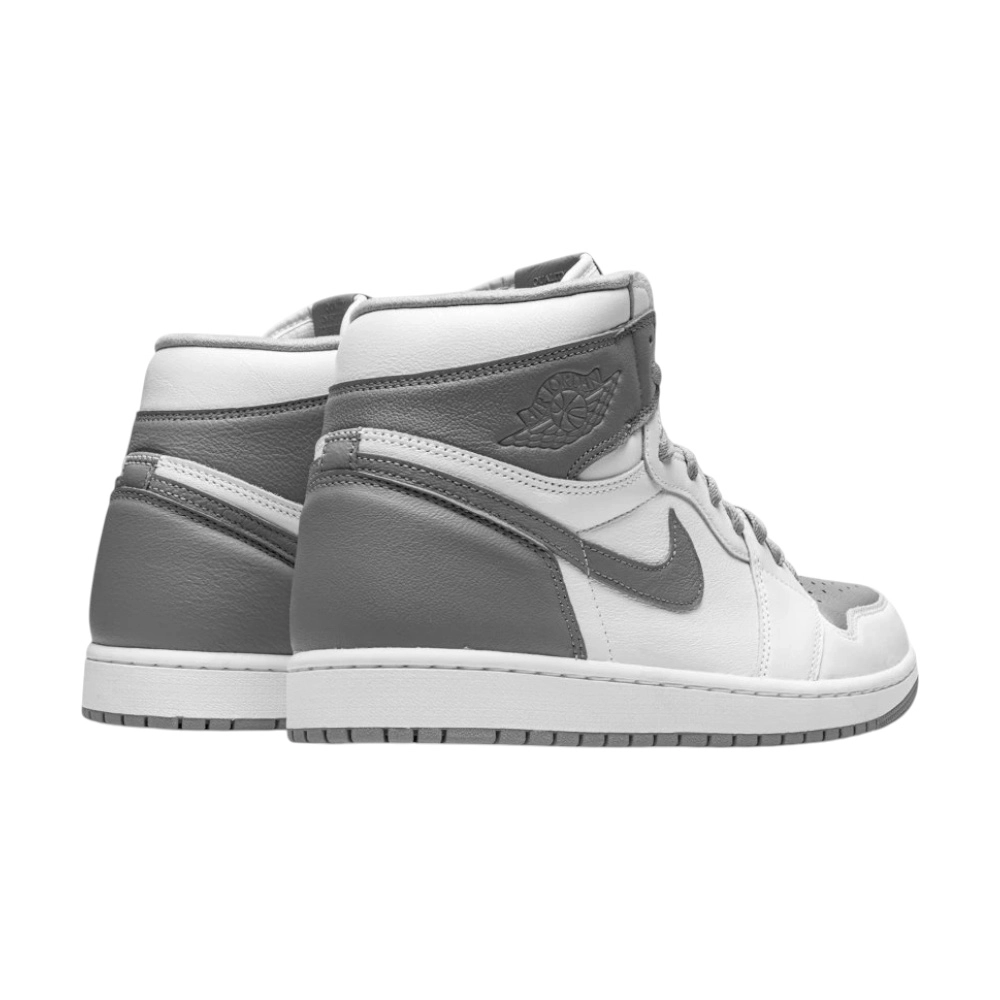 Bota Jordan 1 Retro High OG Stealth