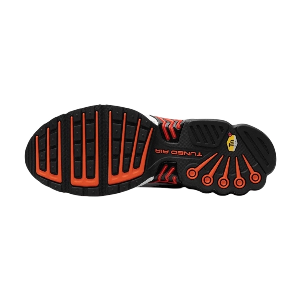 Bota Nike Air Max Plus 3 White Black Team Orange4