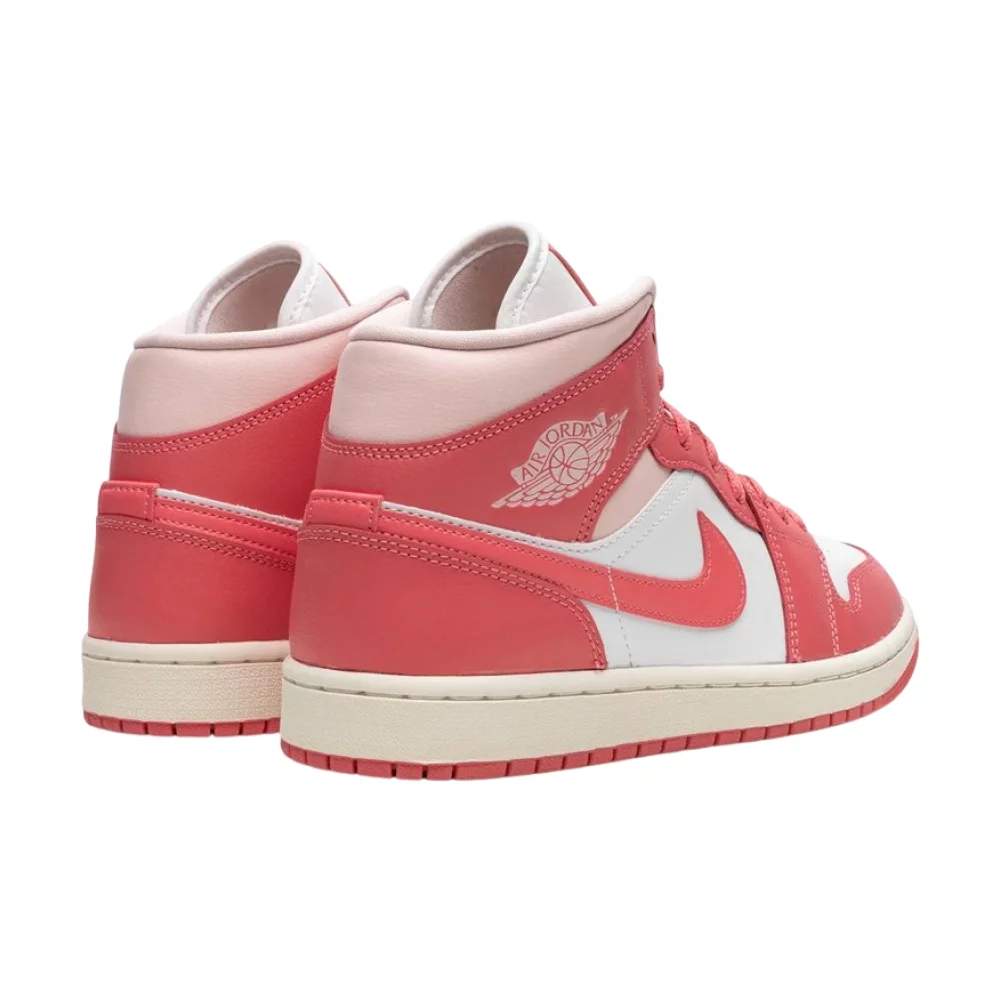 Bota Jordan 1 Mid Strawberries and Cream (Women's)