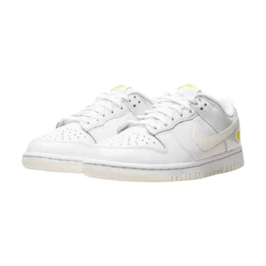 Bota Nike Dunk Low Valentine's Day Yellow Heart (Women's)