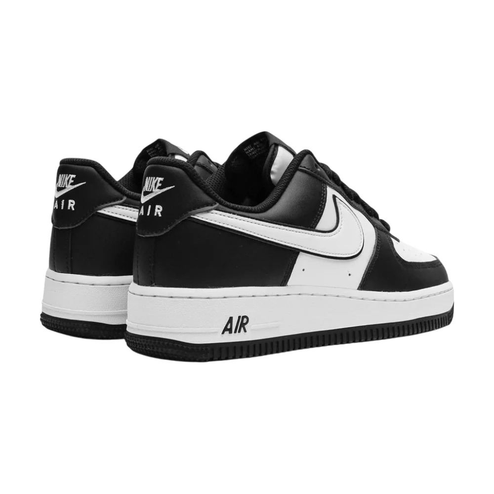 Bota Nike Air Force 1 Low '07 White Swoosh Panda