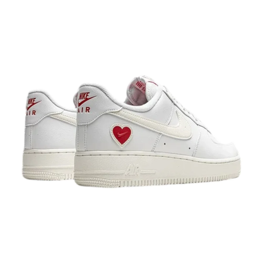 Bota Nike Air Force 1 Low Valentine's Day (2021)