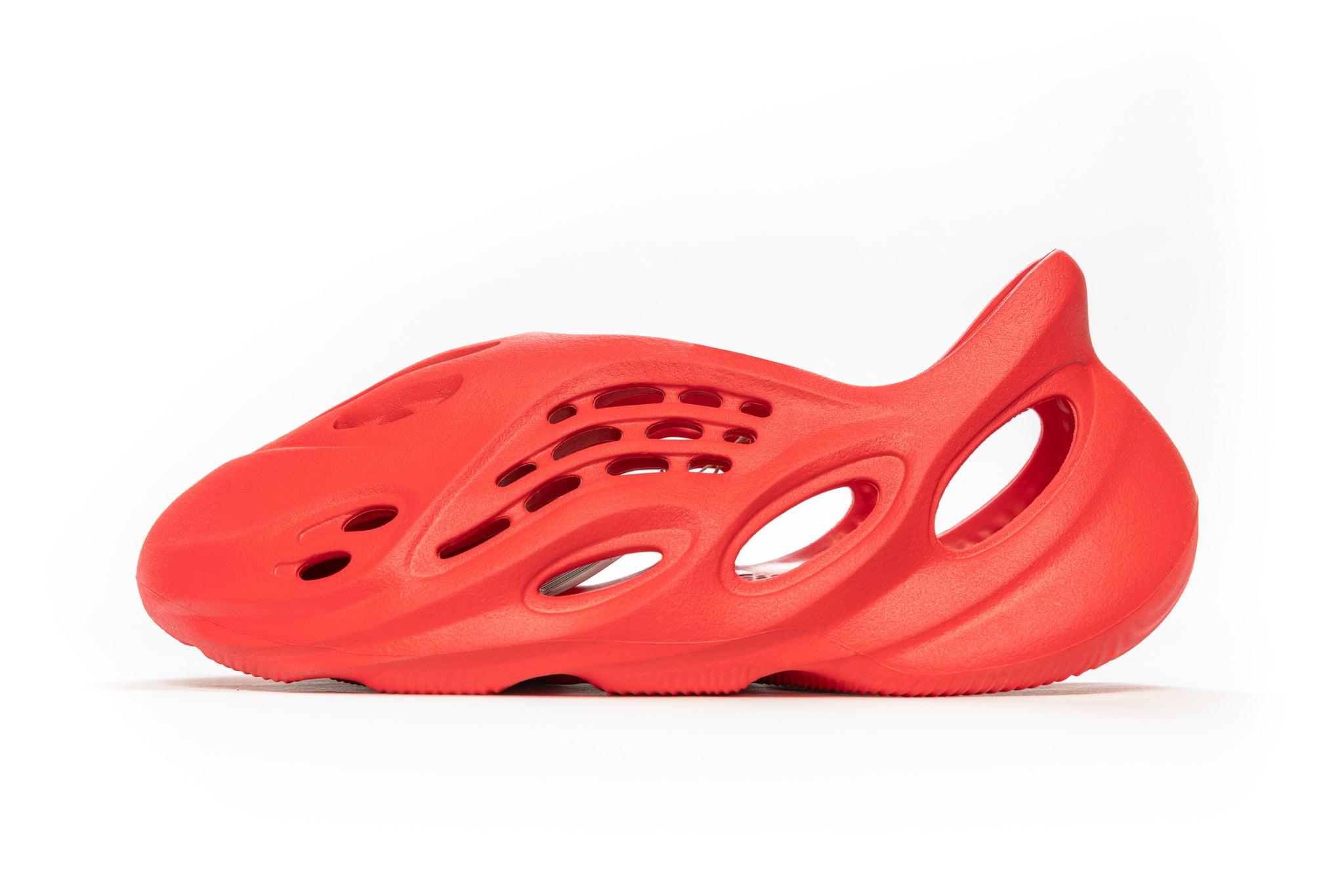 Bota adidas Yeezy Foam RNNR Vermillion