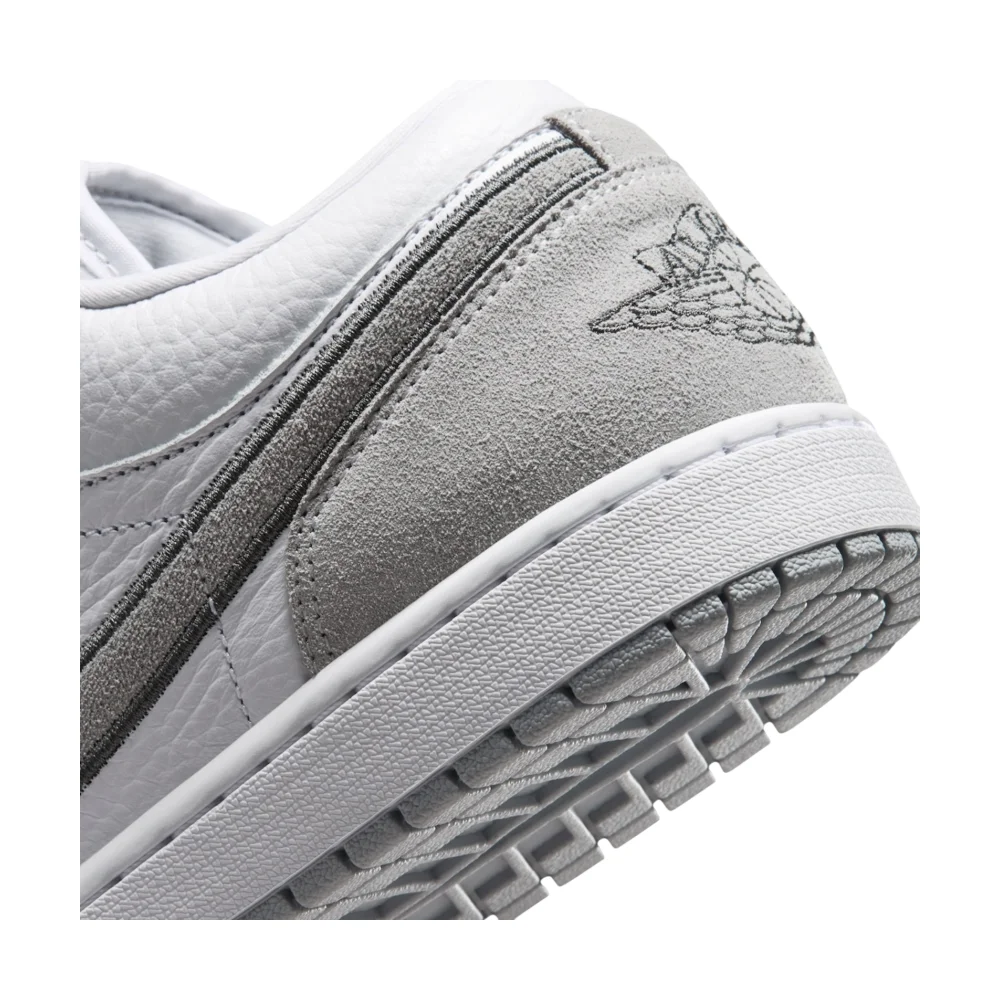 Bota Air Jordan 1 Low SE White Iron Grey