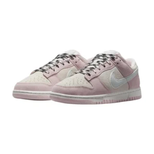 Bota Nike Dunk Low LX Pink Foam (Women's)