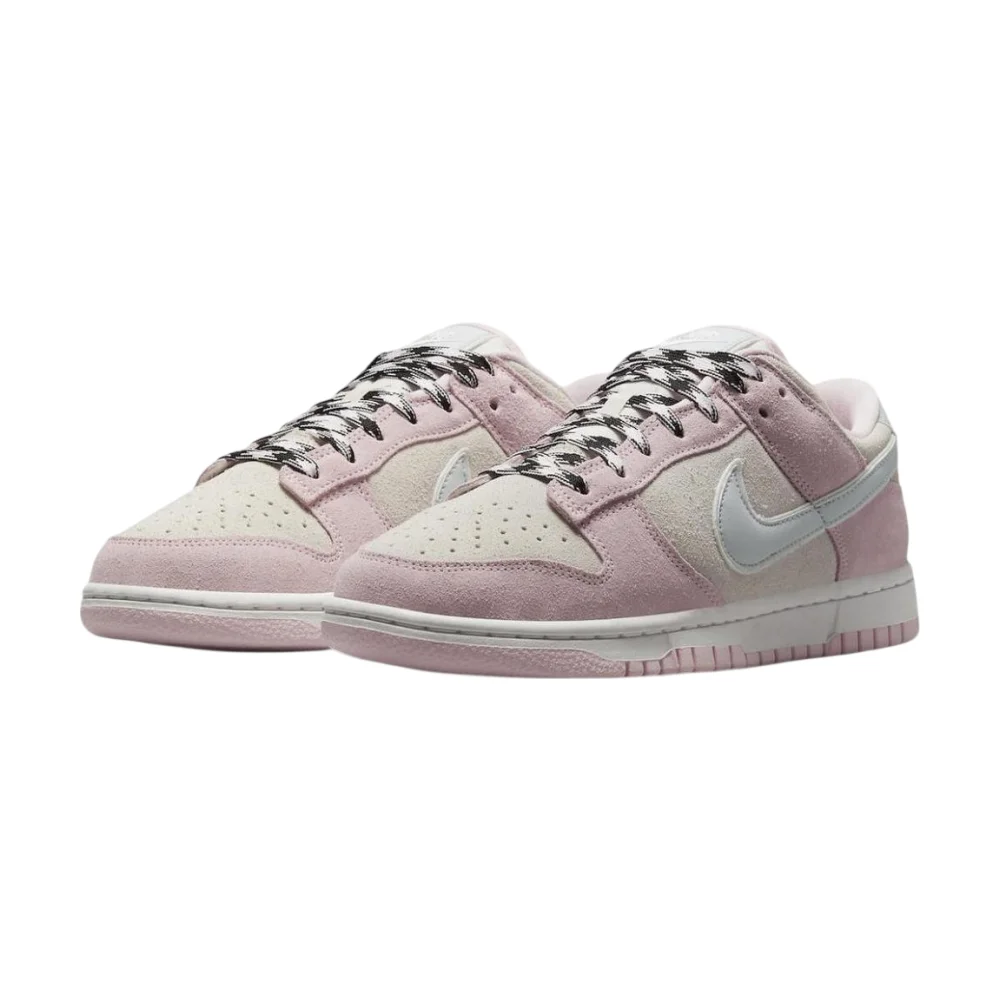 Bota Nike Dunk Low LX Pink Foam (Women's)