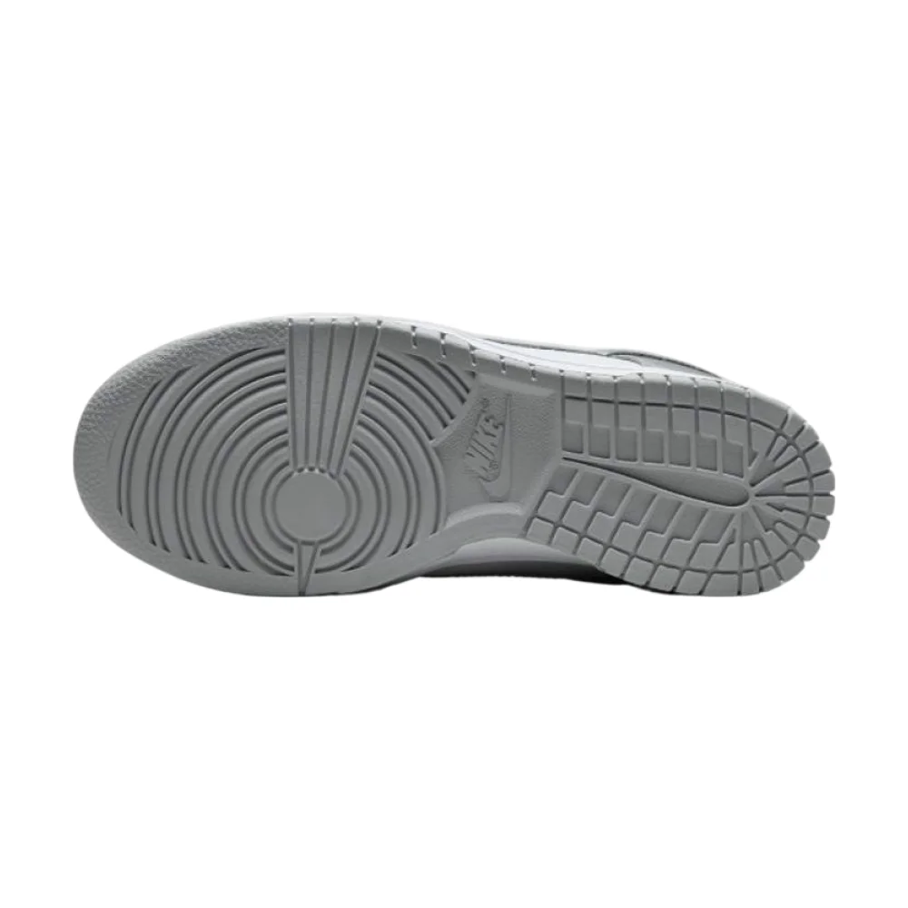 Bota Nike Dunk Low Metallic Silver (Women's)