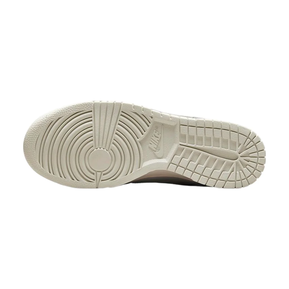 Bota Nike Dunk Low Sail Light Bone (Women's)